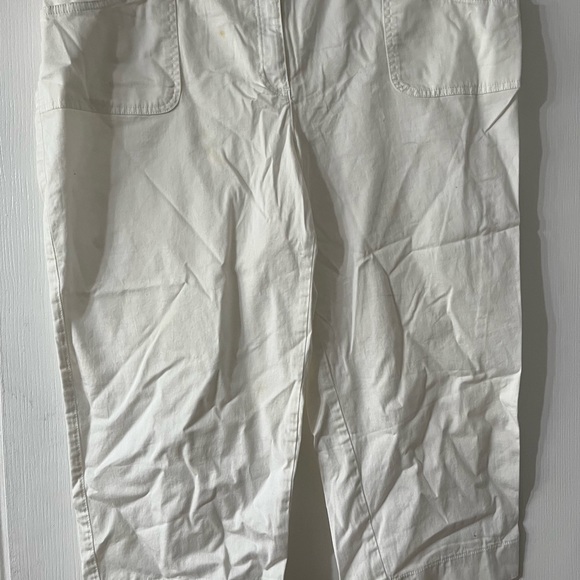 Chico’s Size 3 Women’s White Capri Pants 4 Pockets, Zip Up. Made - Picture 11 of 13